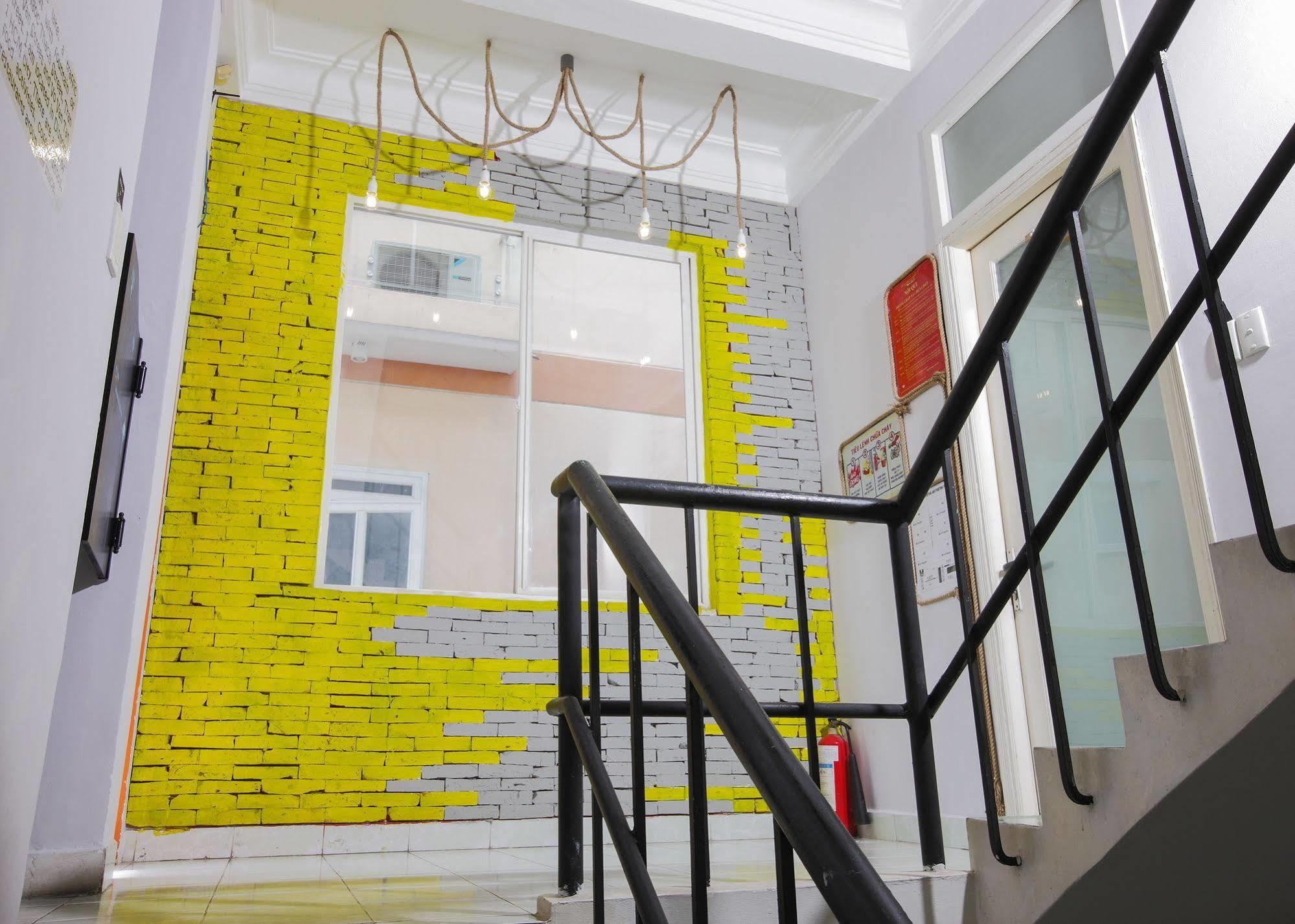 Dream Station - Saigon Hostel ホーチミン市 エクステリア 写真