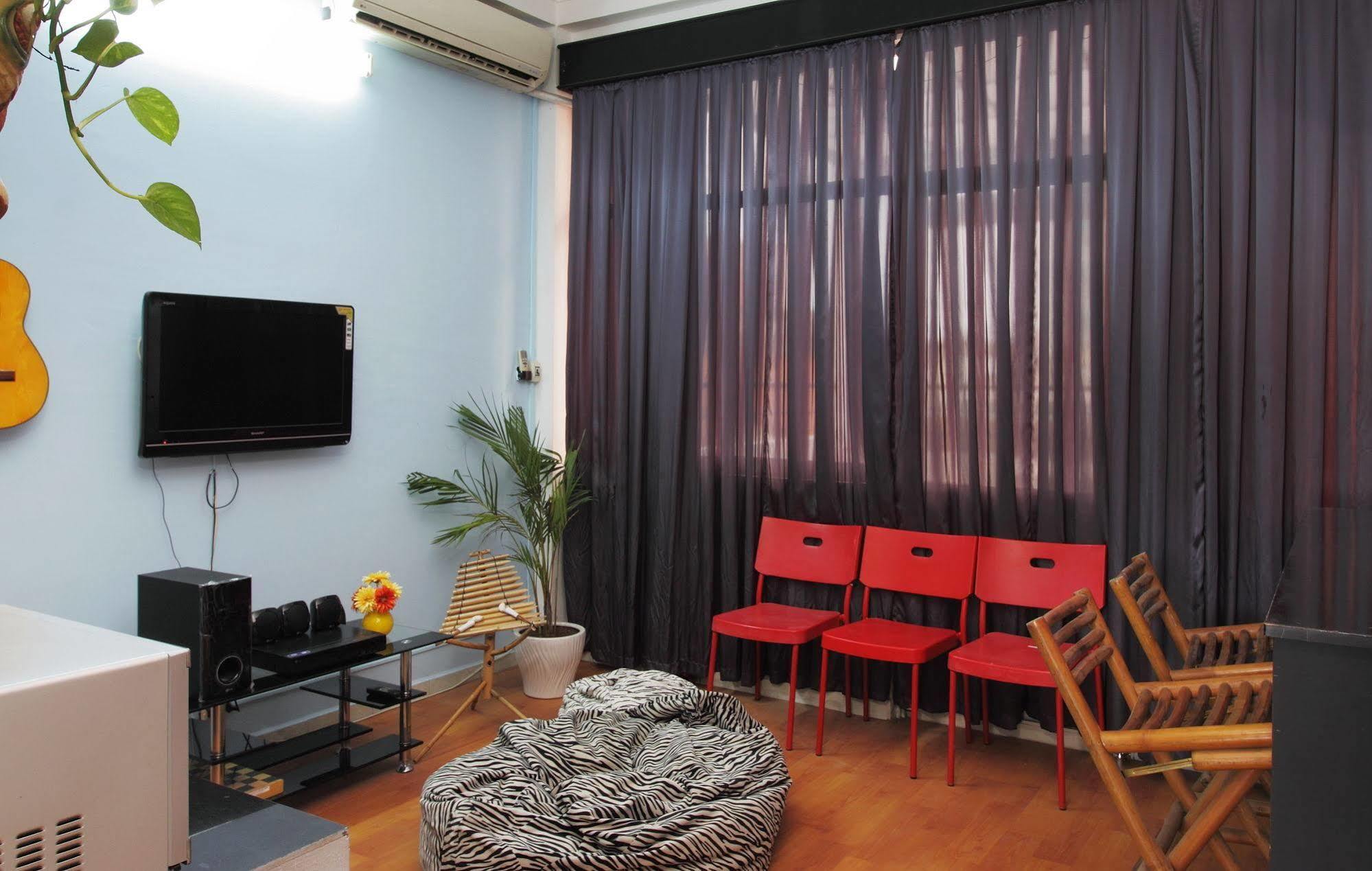 Dream Station - Saigon Hostel ホーチミン市 エクステリア 写真