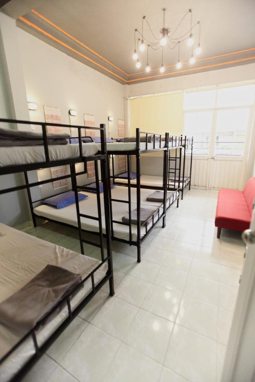 Dream Station - Saigon Hostel ホーチミン市 エクステリア 写真