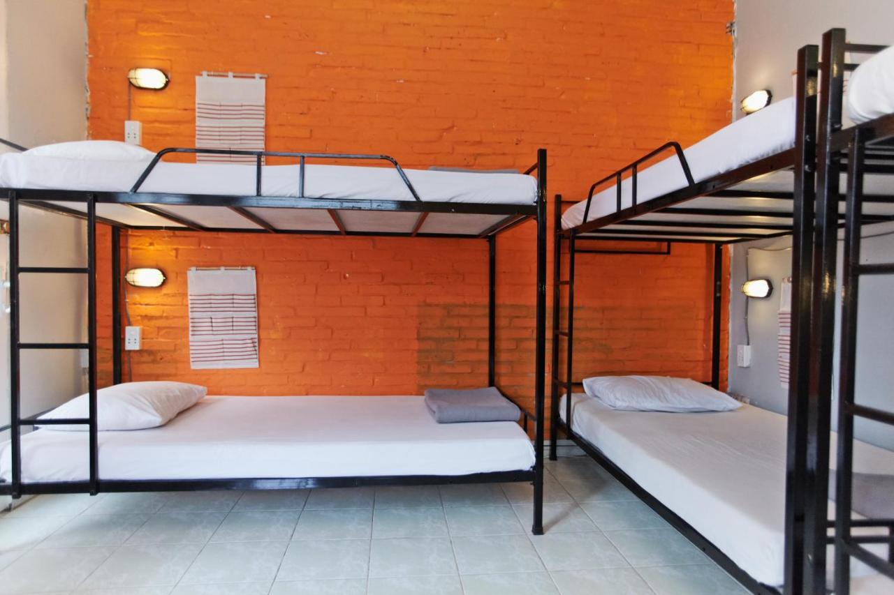 Dream Station - Saigon Hostel ホーチミン市 エクステリア 写真