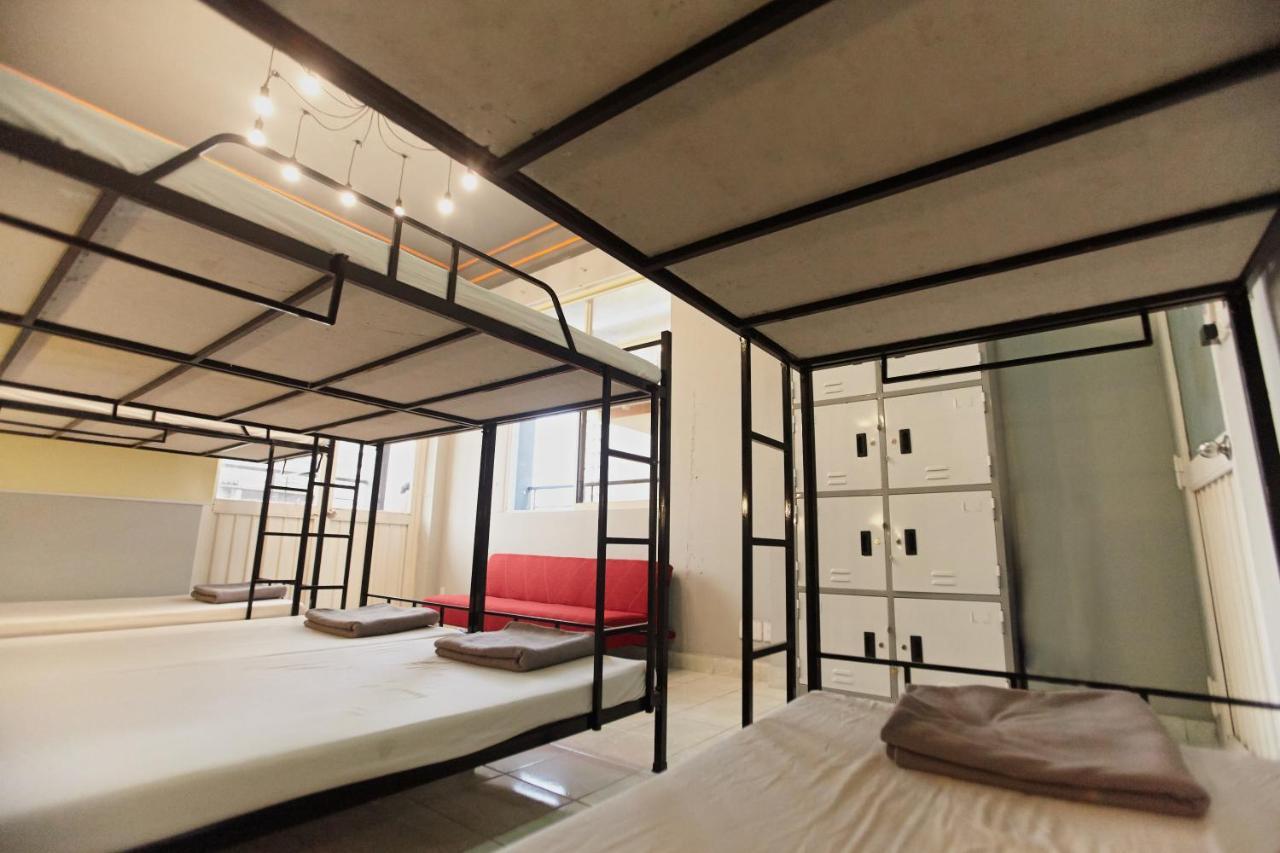 Dream Station - Saigon Hostel ホーチミン市 エクステリア 写真