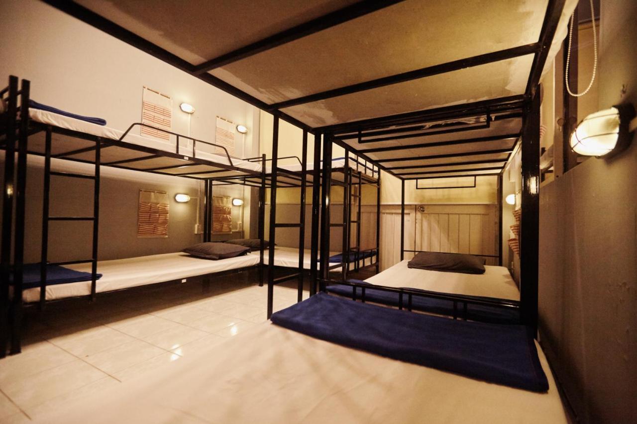 Dream Station - Saigon Hostel ホーチミン市 エクステリア 写真