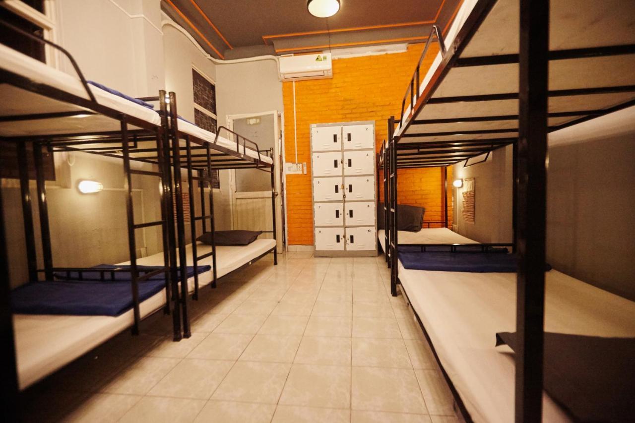 Dream Station - Saigon Hostel ホーチミン市 エクステリア 写真