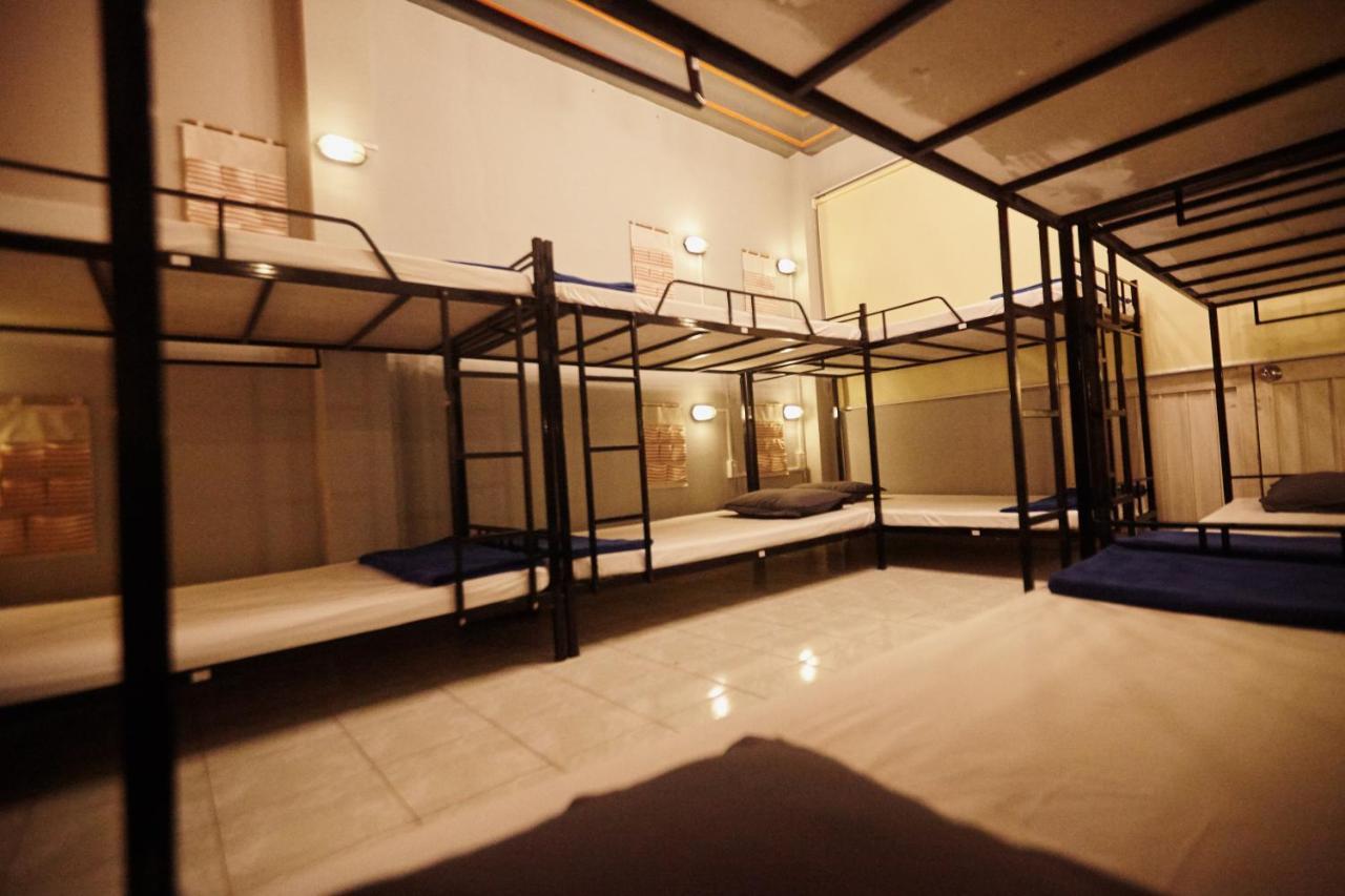 Dream Station - Saigon Hostel ホーチミン市 エクステリア 写真
